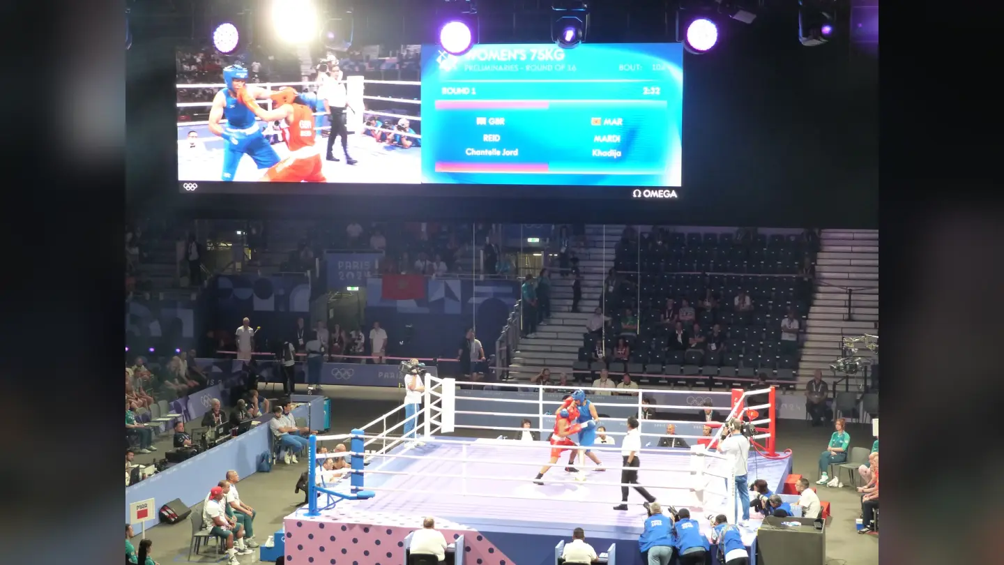Chantelle Reid boxing at the Paris Olympics