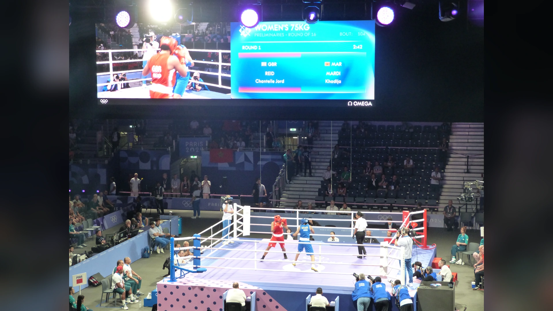 Chantelle Reid in Olympic boxing action