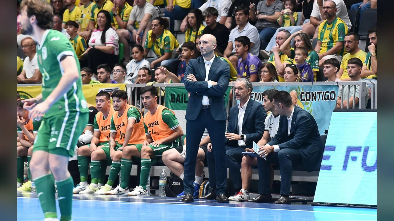 Jaen Paraiso Interior coach and players during the Inter match