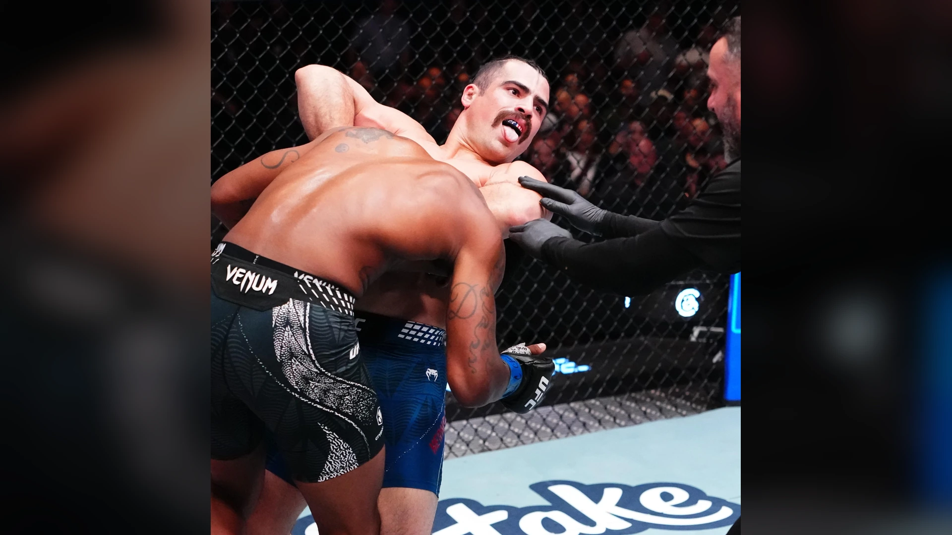 Raul Rosas Jr grapples with Raoni Barcelos at UFC Vegas 121