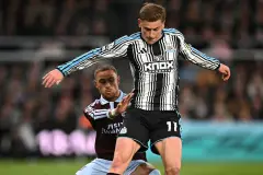 Johan Manzambi’s header gives Aston Villa a 1-0 win at Newcastle