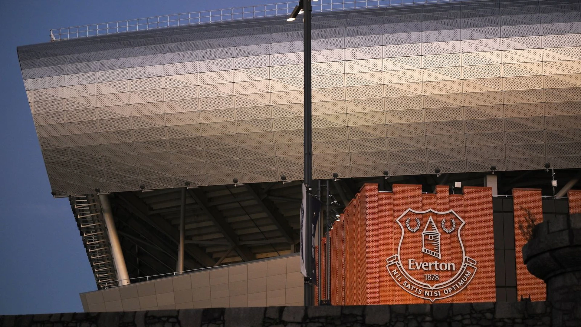 Everton and Newcastle meet for the last Carabao Cup quarter-final place