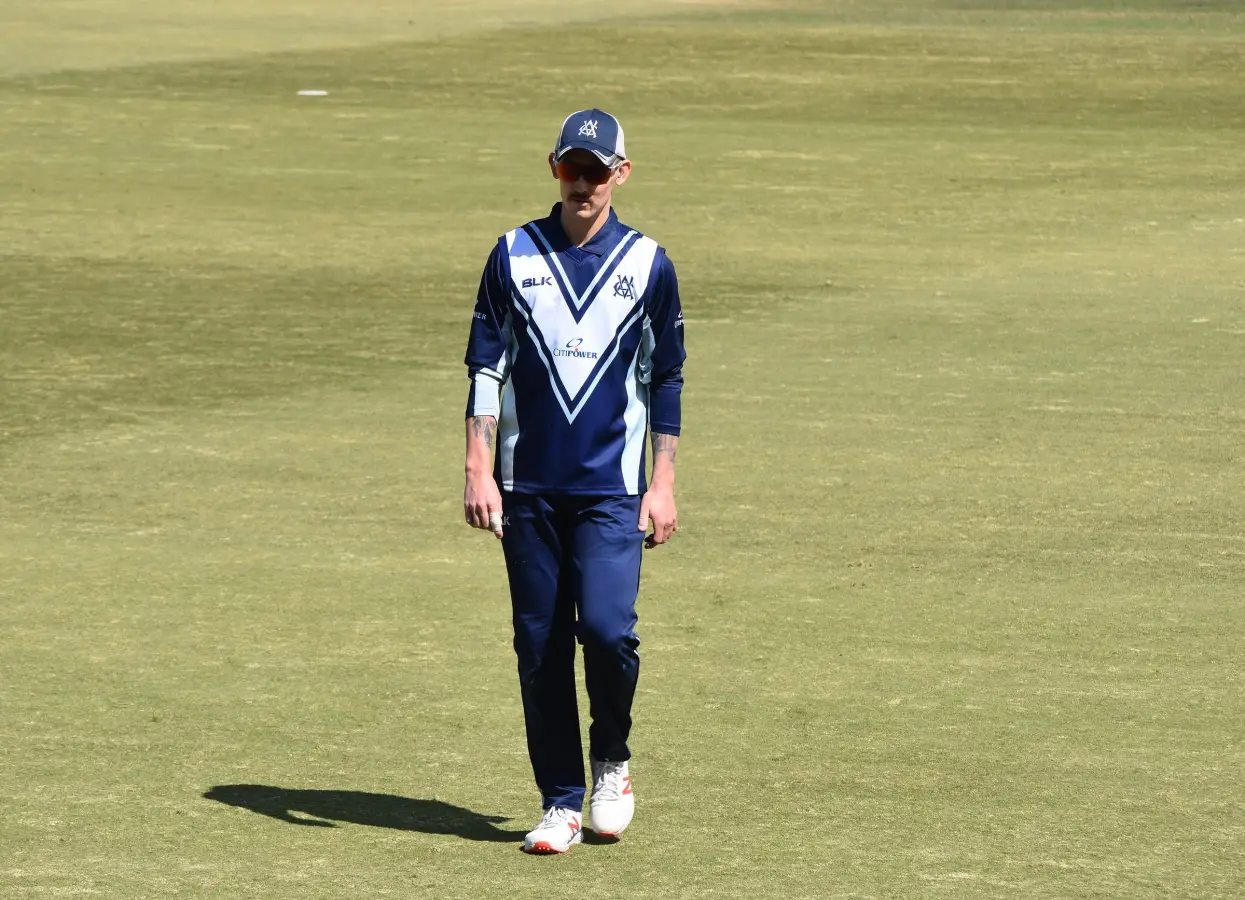 Nic Maddinson fielding for Victoria at Junction Oval