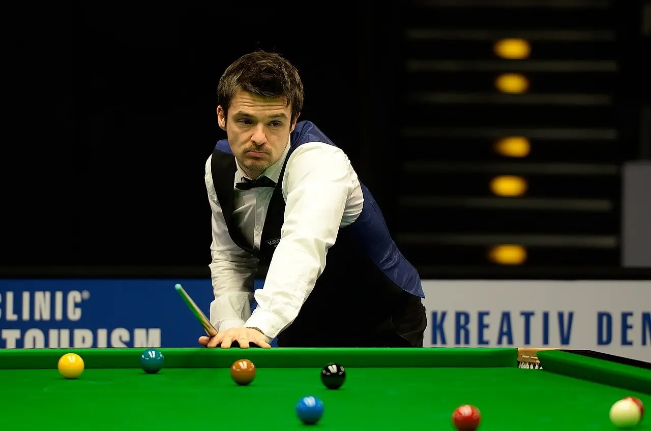 English snooker player Michael Holt at the table