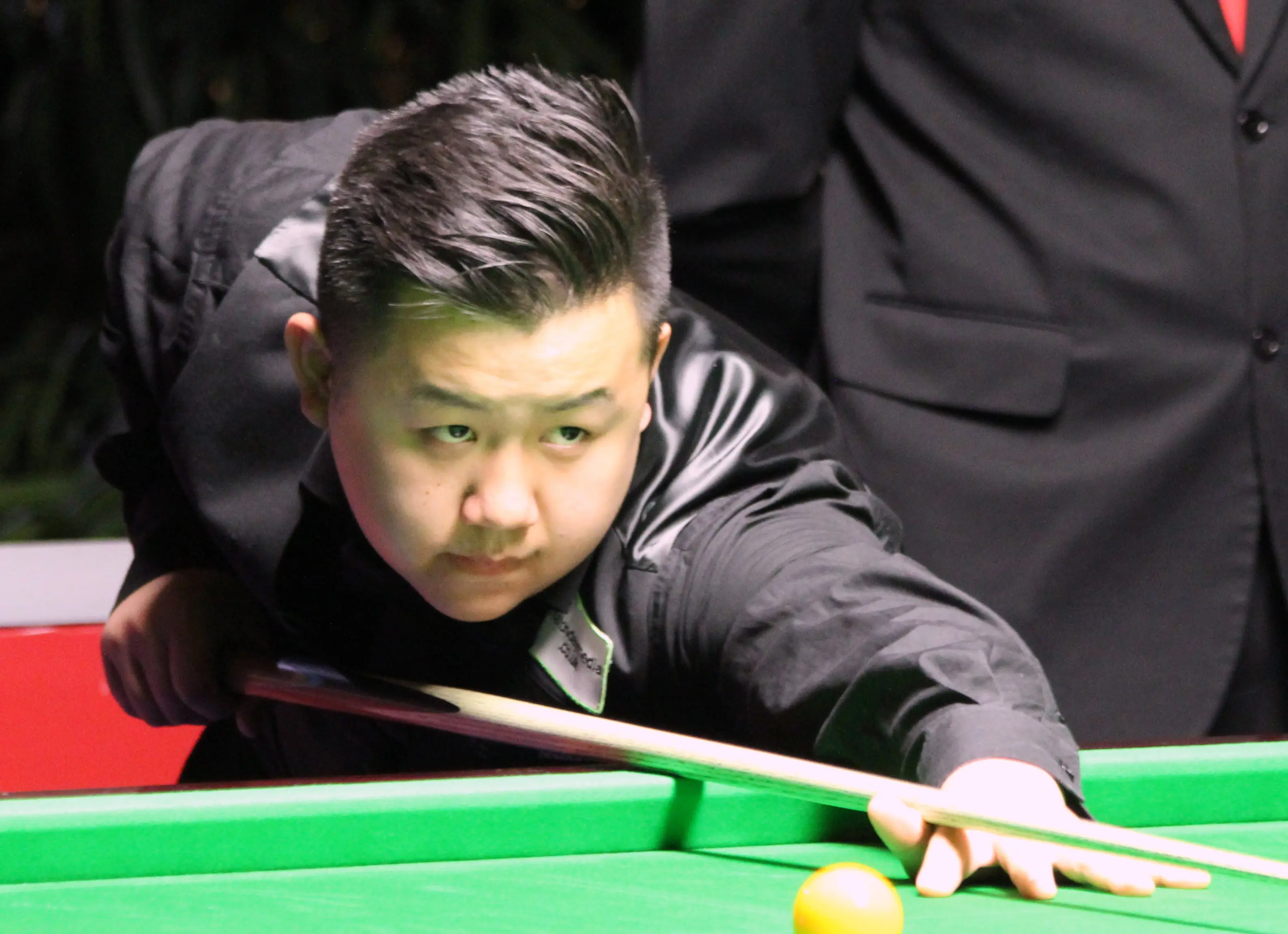 Sanderson Lam playing at the 2016 Paul Hunter Classic