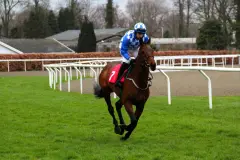 Kempton cancels opening jumps fixture